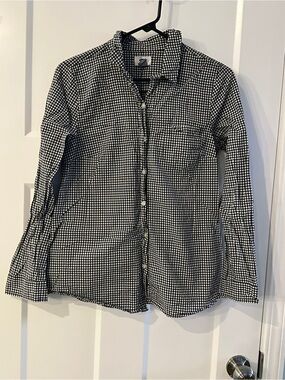 Old navy women’s buttons down dress shirt size medium black and white gingham